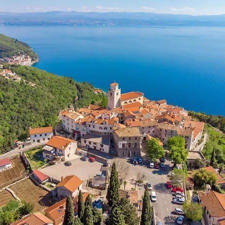 Visum Mare Unus By Interhome Holiday home Moscenicka Draga